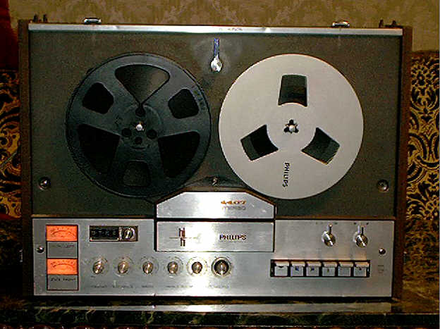 Philips - Tonbandgerät N 4407, Front 2