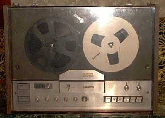 Philips - Tonbandgerät N 4407 mit Rauchglashaube